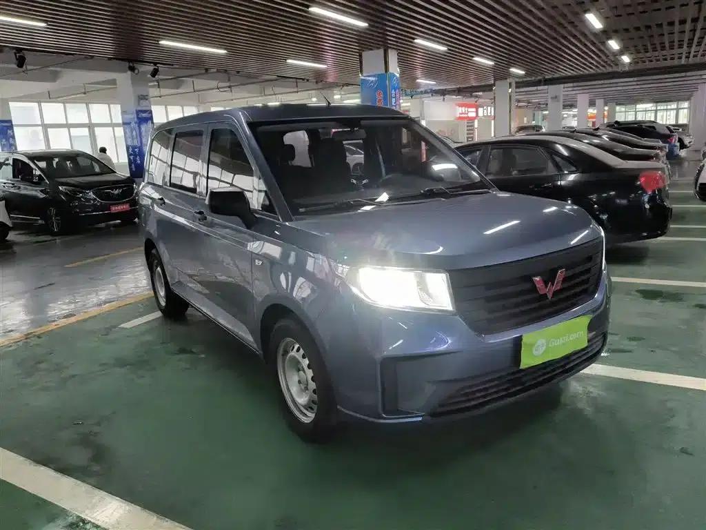 Wuling Hongguang PLUS 2020 1.5L Manual Standard 5-Seater — миниатюра 4