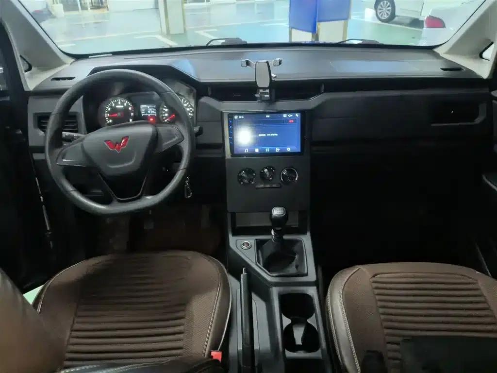 Wuling Hongguang PLUS 2020 1.5L Manual Standard 5-Seater — миниатюра 10
