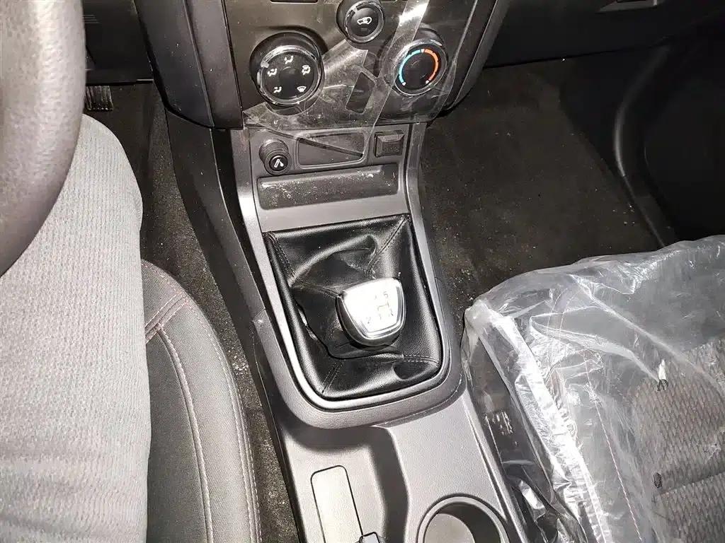 TAGA 2021 3.0T Diesel Manual 2WD Luxury Long Wheelbase 4KH1CT6H1 — миниатюра 6