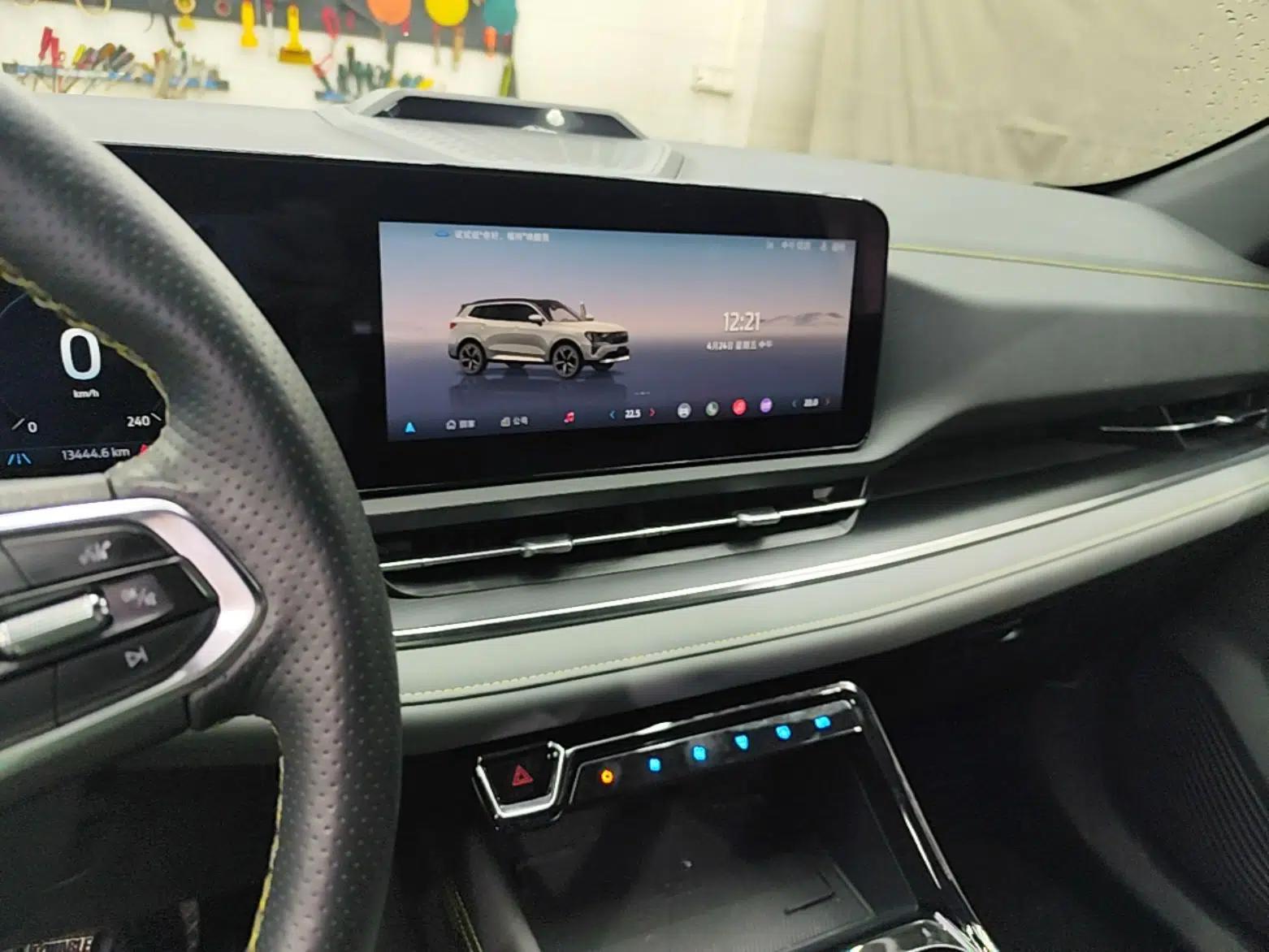 Ford Equator Sport New Energy 2025 Luxury Edition — миниатюра 15