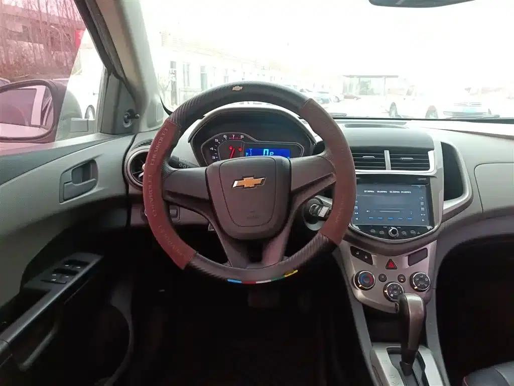 2014 Aveo Sedan 1.4SL AT Fashion Sunroof Edition — миниатюра 11