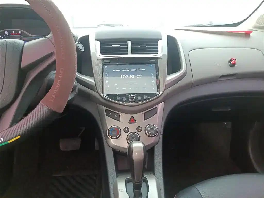 2014 Aveo Sedan 1.4SL AT Fashion Sunroof Edition — миниатюра 13