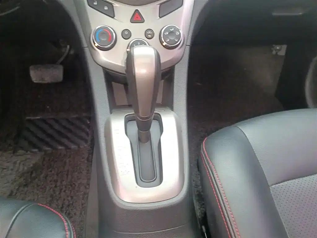 2014 Aveo Sedan 1.4SL AT Fashion Sunroof Edition — миниатюра 14