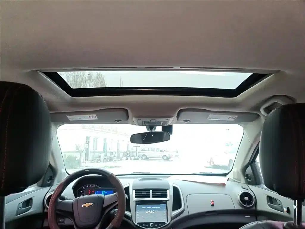 2014 Aveo Sedan 1.4SL AT Fashion Sunroof Edition — миниатюра 18
