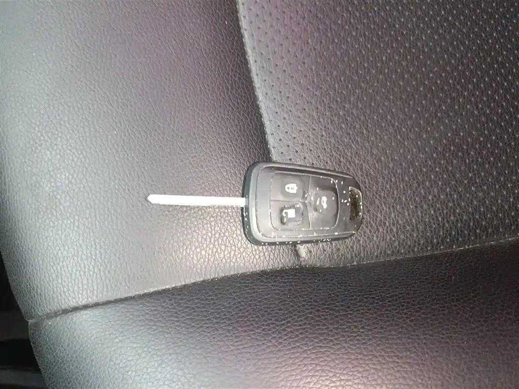 2014 Aveo Sedan 1.4SL AT Fashion Sunroof Edition — миниатюра 9
