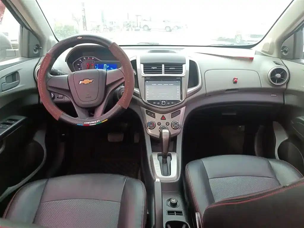 2014 Aveo Sedan 1.4SL AT Fashion Sunroof Edition — миниатюра 10