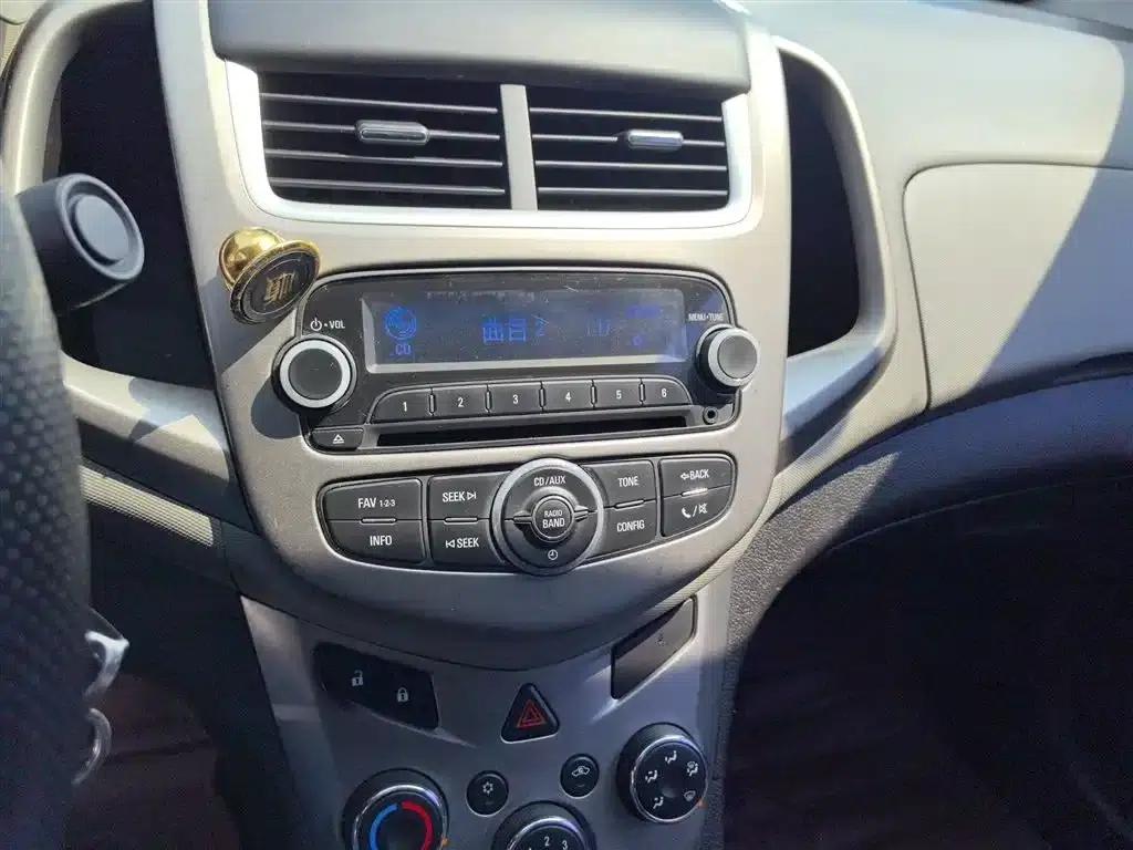 2014 Aveo Sedan 1.4SL MT Comfort Edition — миниатюра 13
