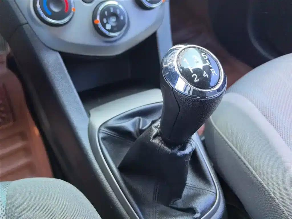 2014 Aveo Sedan 1.4SL MT Comfort Edition — миниатюра 14