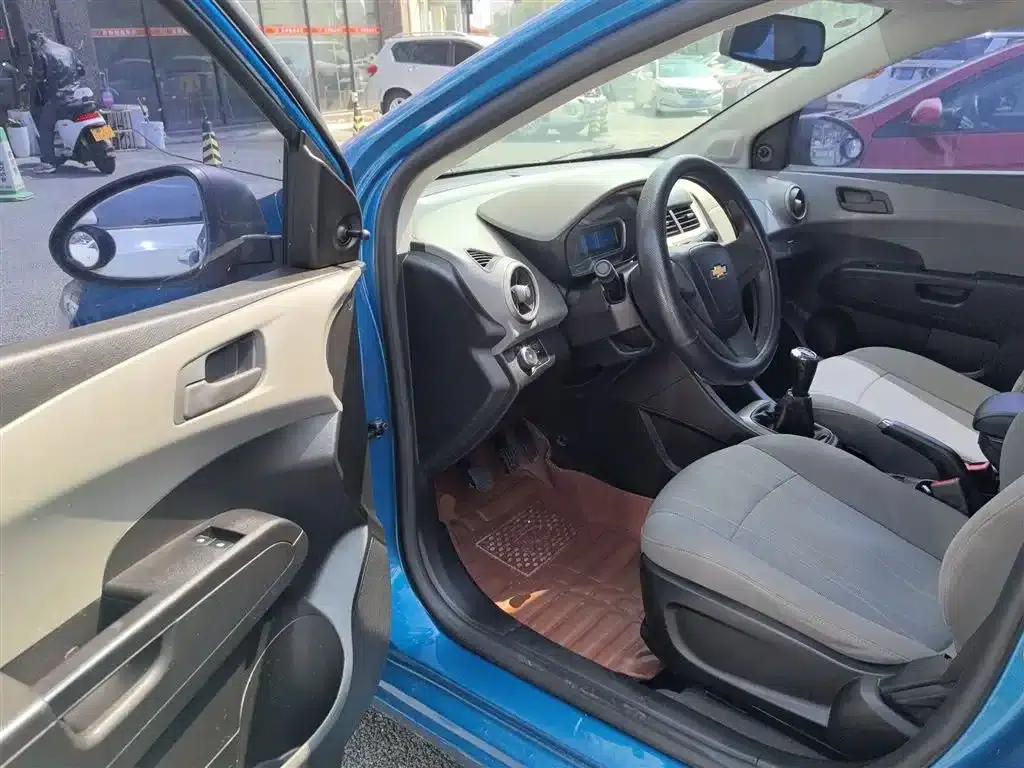 2014 Aveo Sedan 1.4SL MT Comfort Edition — миниатюра 16