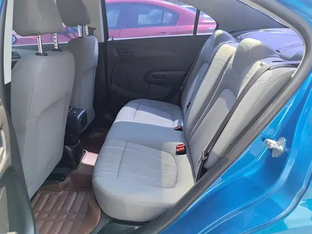 2014 Aveo Sedan 1.4SL MT Comfort Edition — миниатюра 17