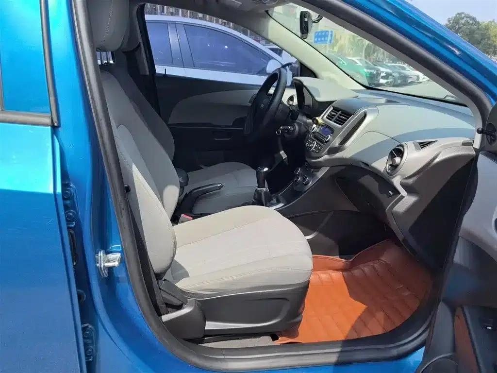 2014 Aveo Sedan 1.4SL MT Comfort Edition — миниатюра 25