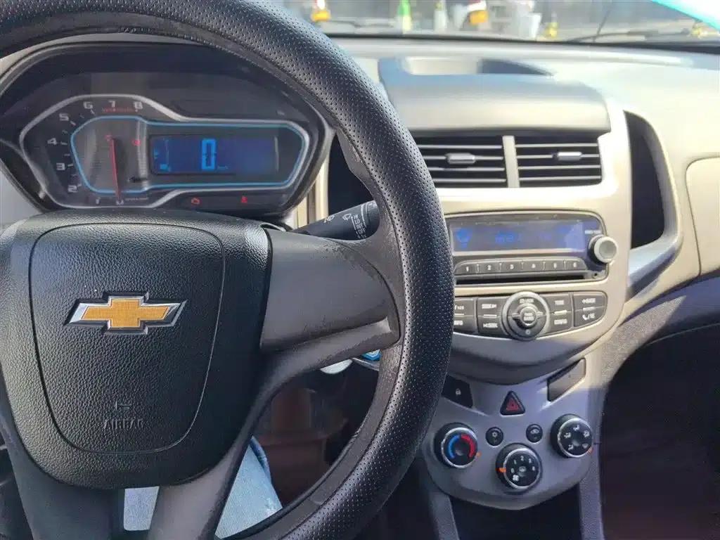 2014 Aveo Sedan 1.4SL MT Comfort Edition — миниатюра 10