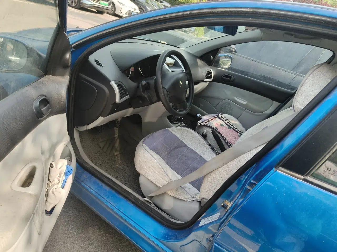 Peugeot 207 2011 Hatchback 1.4L Manual Yule Edition — миниатюра 17