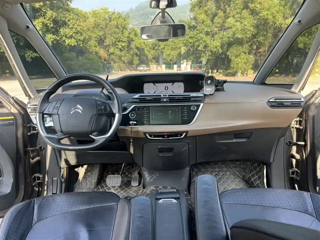 2015 Civic C4 1.6T Luxury 5-seater — миниатюра 13