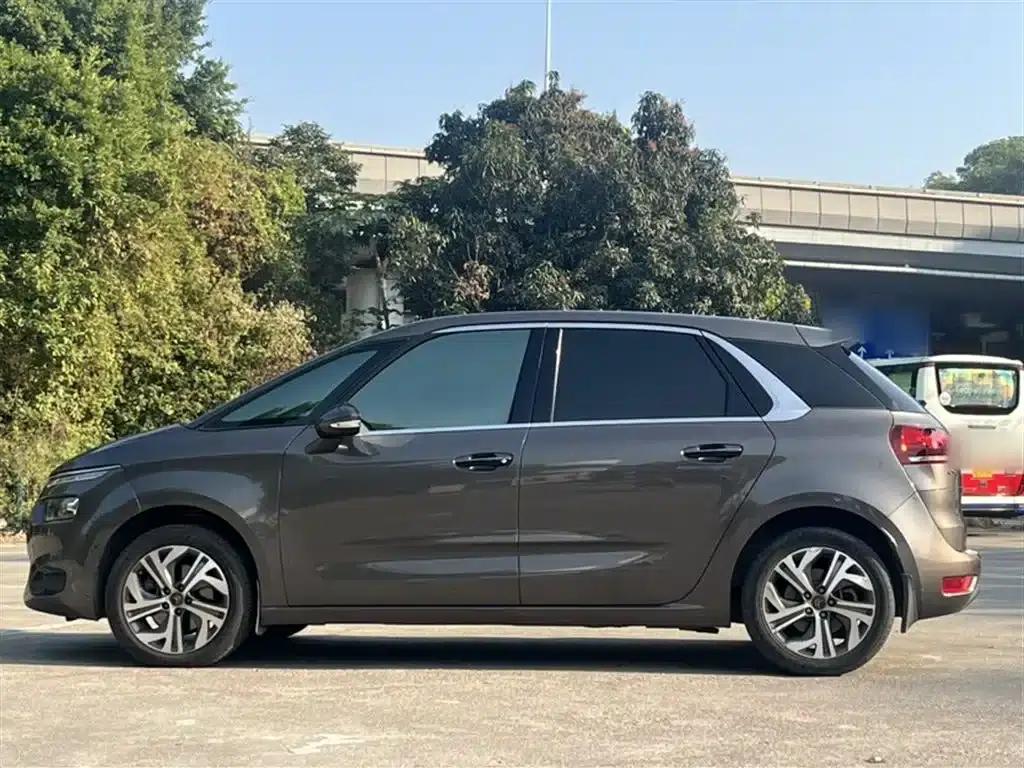 2015 Civic C4 1.6T Luxury 5-seater — миниатюра 20