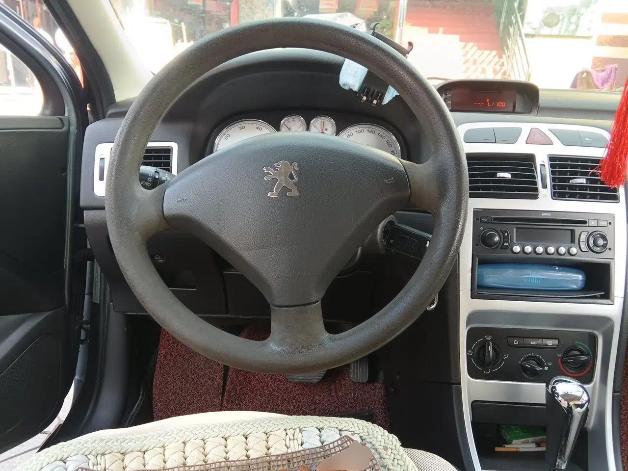 Peugeot 307 2010 Hatchback 1.6L Automatic Comfort Edition — миниатюра 11