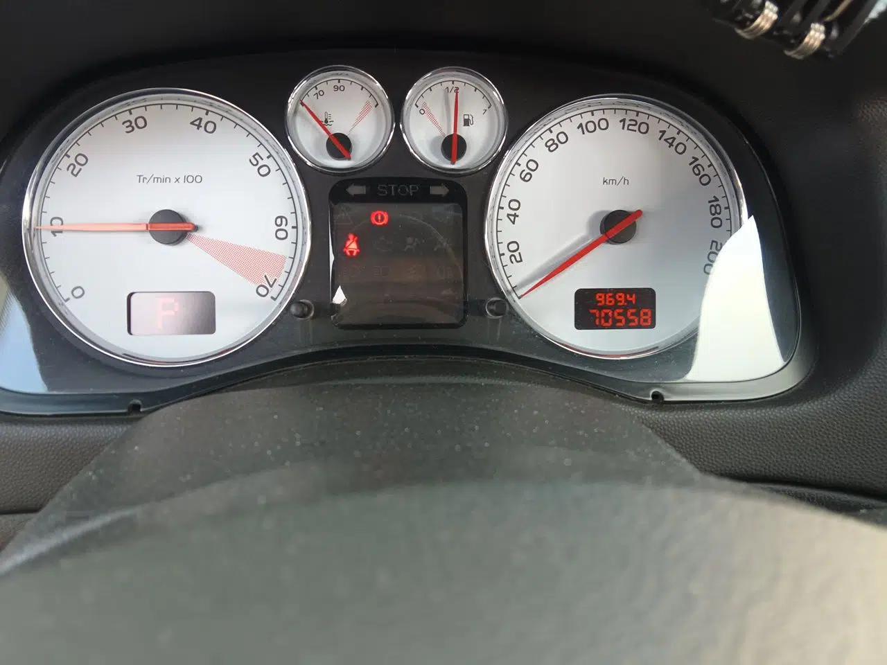 Peugeot 307 2010 Hatchback 1.6L Automatic Comfort Edition — миниатюра 13