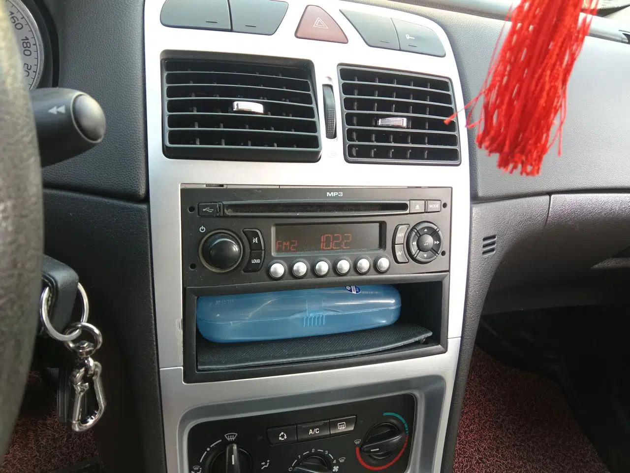 Peugeot 307 2010 Hatchback 1.6L Automatic Comfort Edition — миниатюра 14