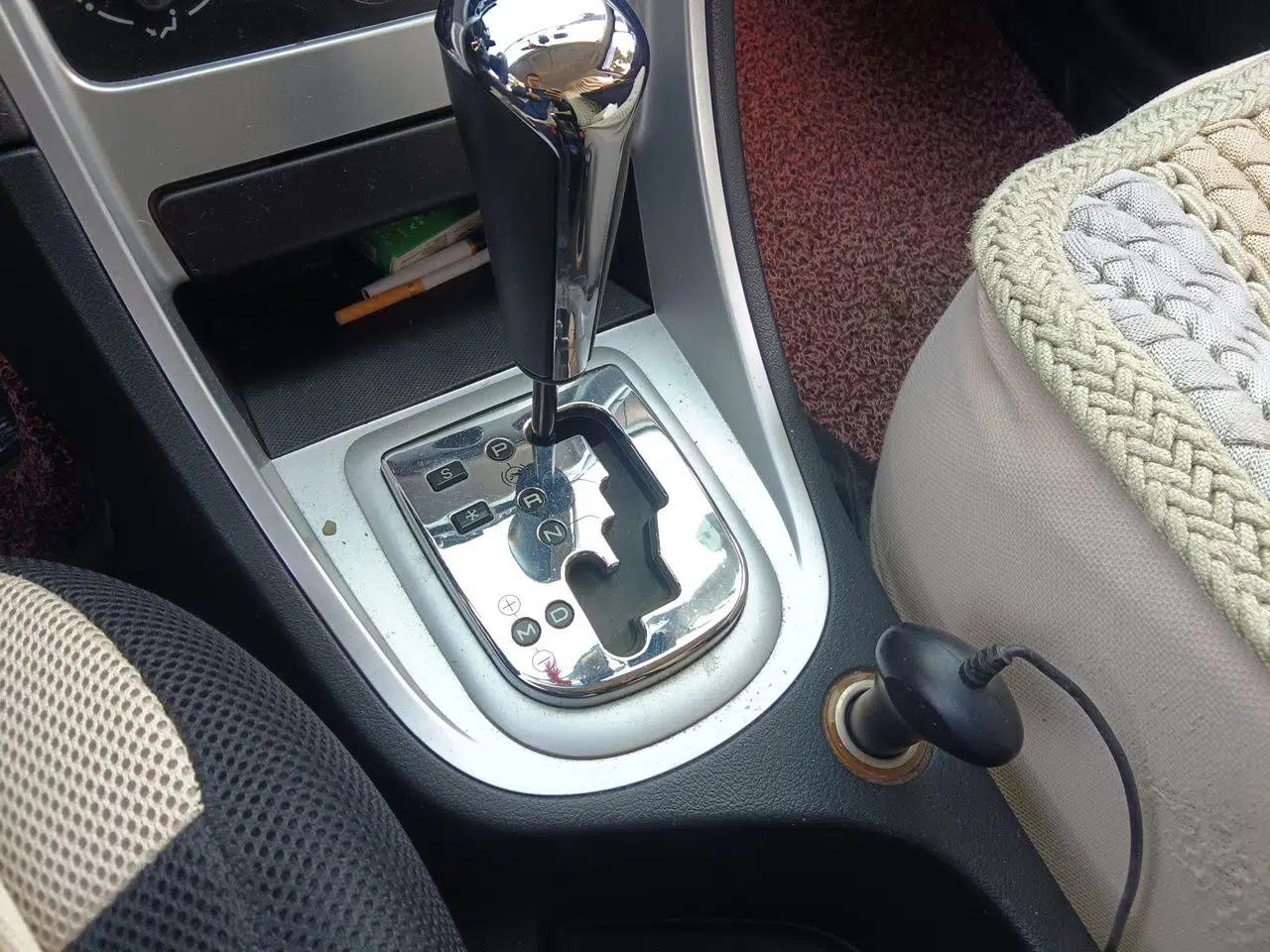 Peugeot 307 2010 Hatchback 1.6L Automatic Comfort Edition — миниатюра 15