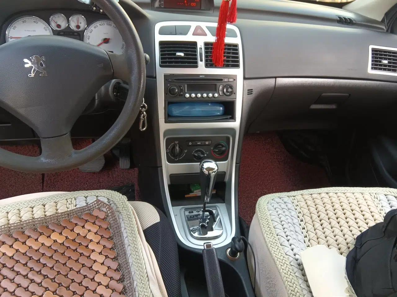Peugeot 307 2010 Hatchback 1.6L Automatic Comfort Edition — миниатюра 10