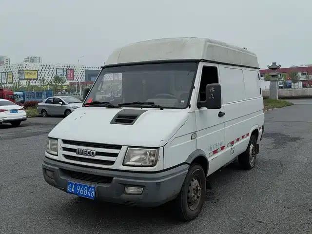 Iveco DeYi 2012 2.8T-A35 Logistics Version 1 (Mid-top)