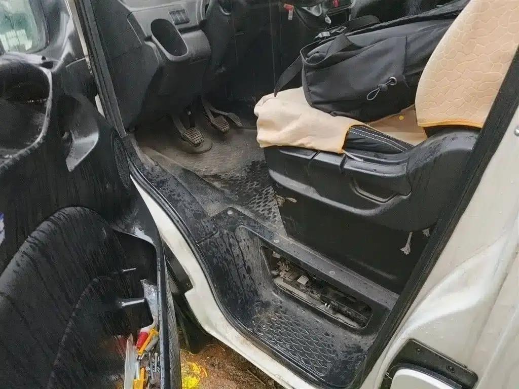 Iveco Daily 2021 2.0T Manual Short Wheelbase Low Roof Side Sliding Door F1A — миниатюра 14