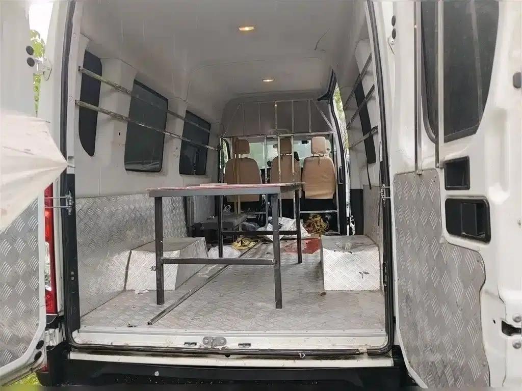 Iveco Daily 2021 2.0T Manual Short Wheelbase Low Roof Side Sliding Door F1A — миниатюра 10