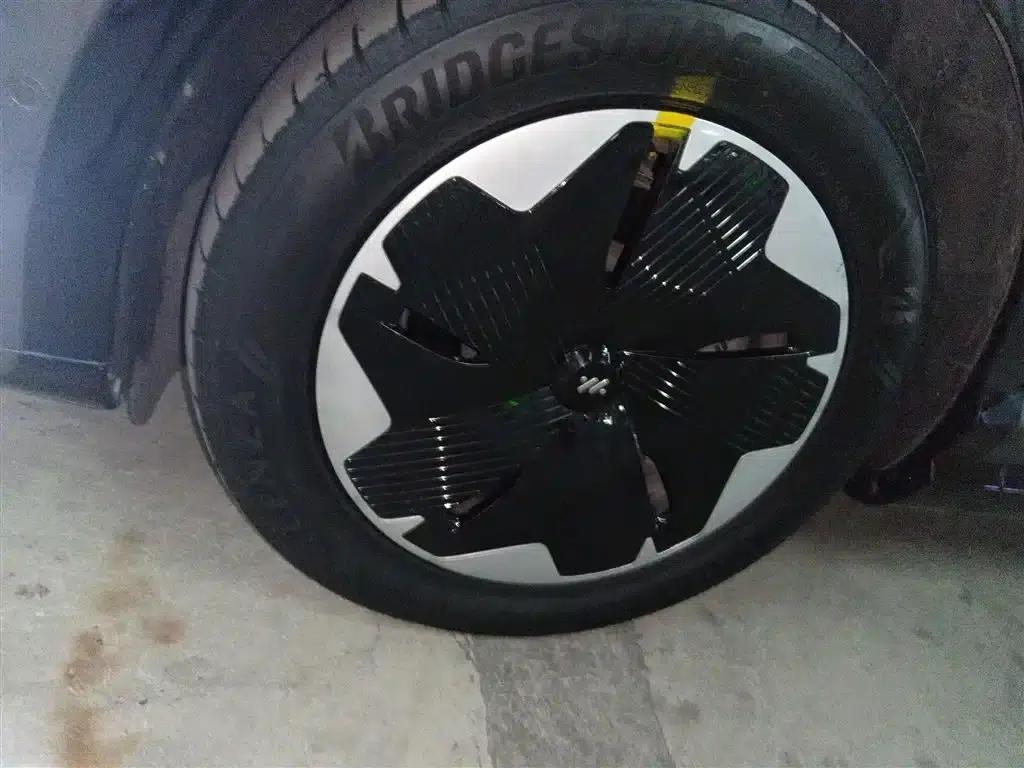 2023 Smart LS7 77kWh Urban Fit Rear-Wheel Drive — миниатюра 25