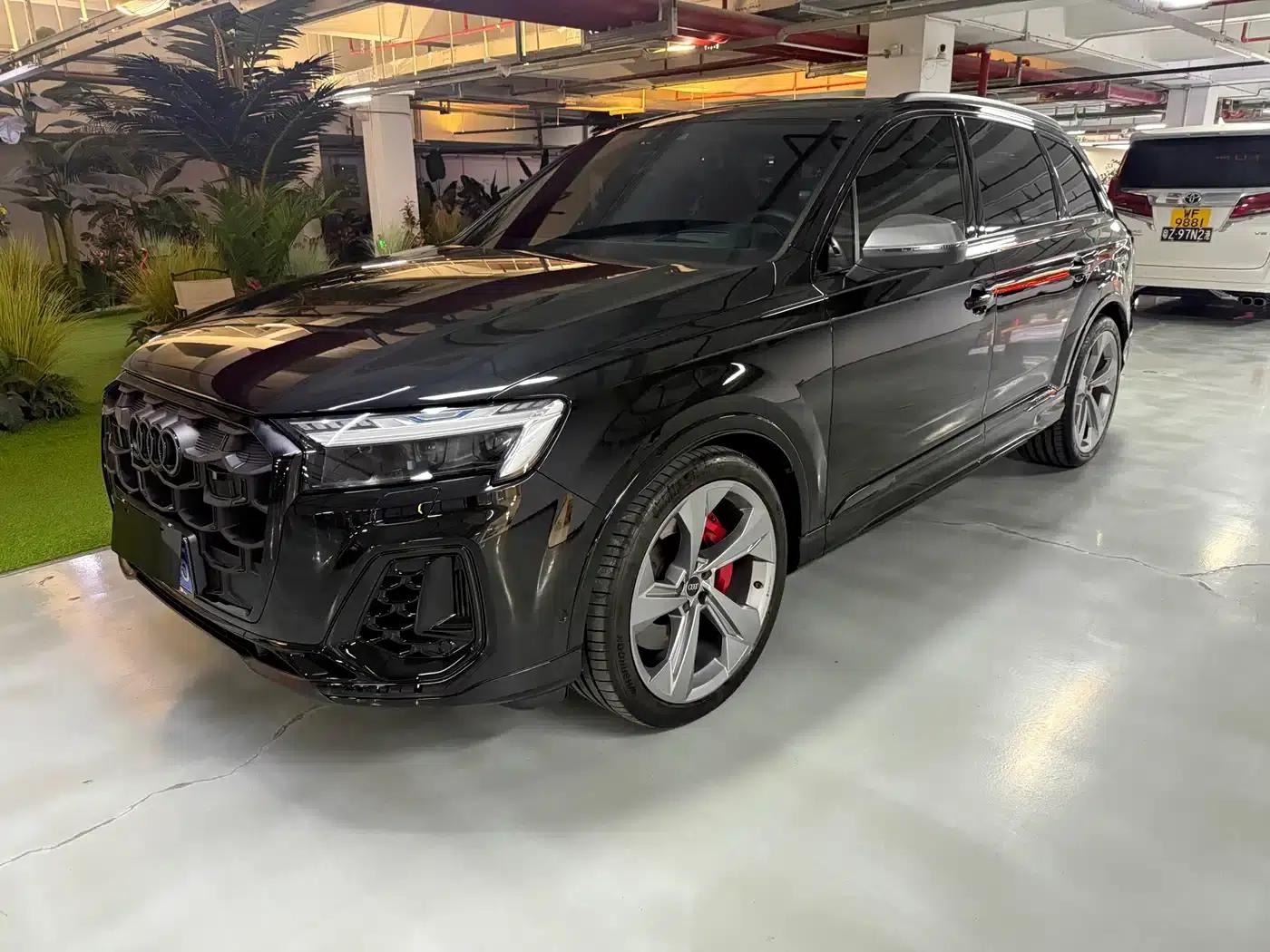 Audi SQ7 2024 4.0 TFSI — миниатюра 1