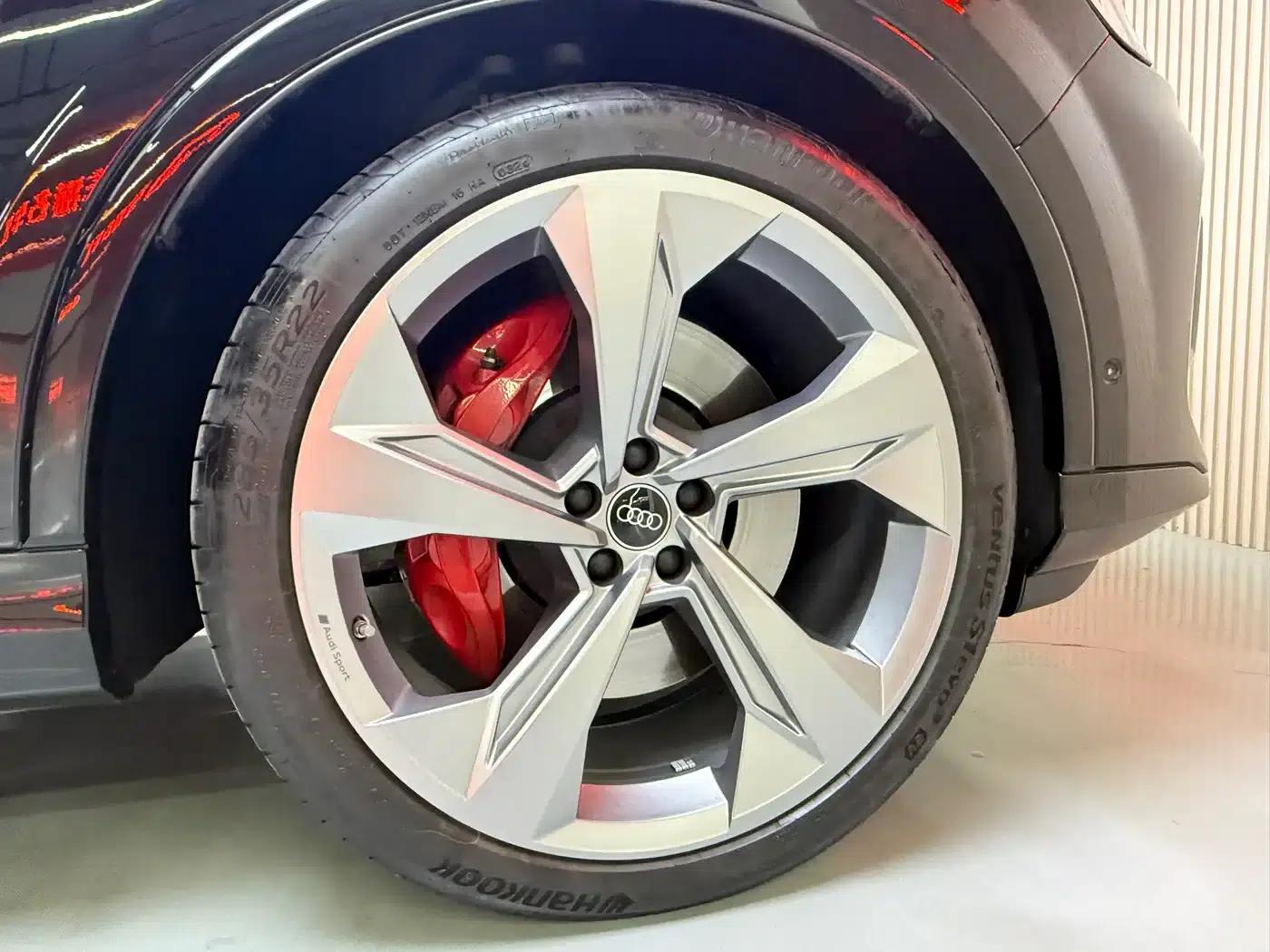 Audi SQ7 2024 4.0 TFSI — миниатюра 8