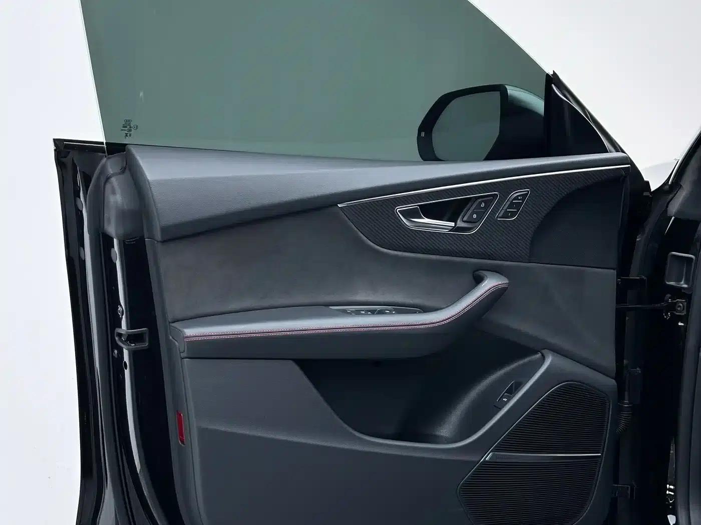 2022 Audi RS Q8 4.0T — миниатюра 9