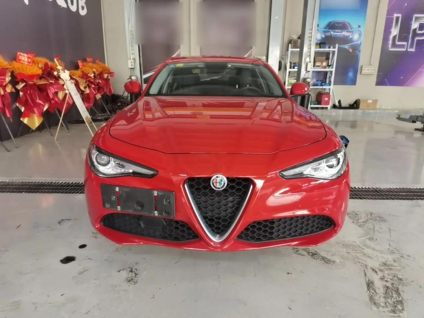 Alfa Romeo Giulia 2017 2.0T 200HP Elite Edition — миниатюра 2
