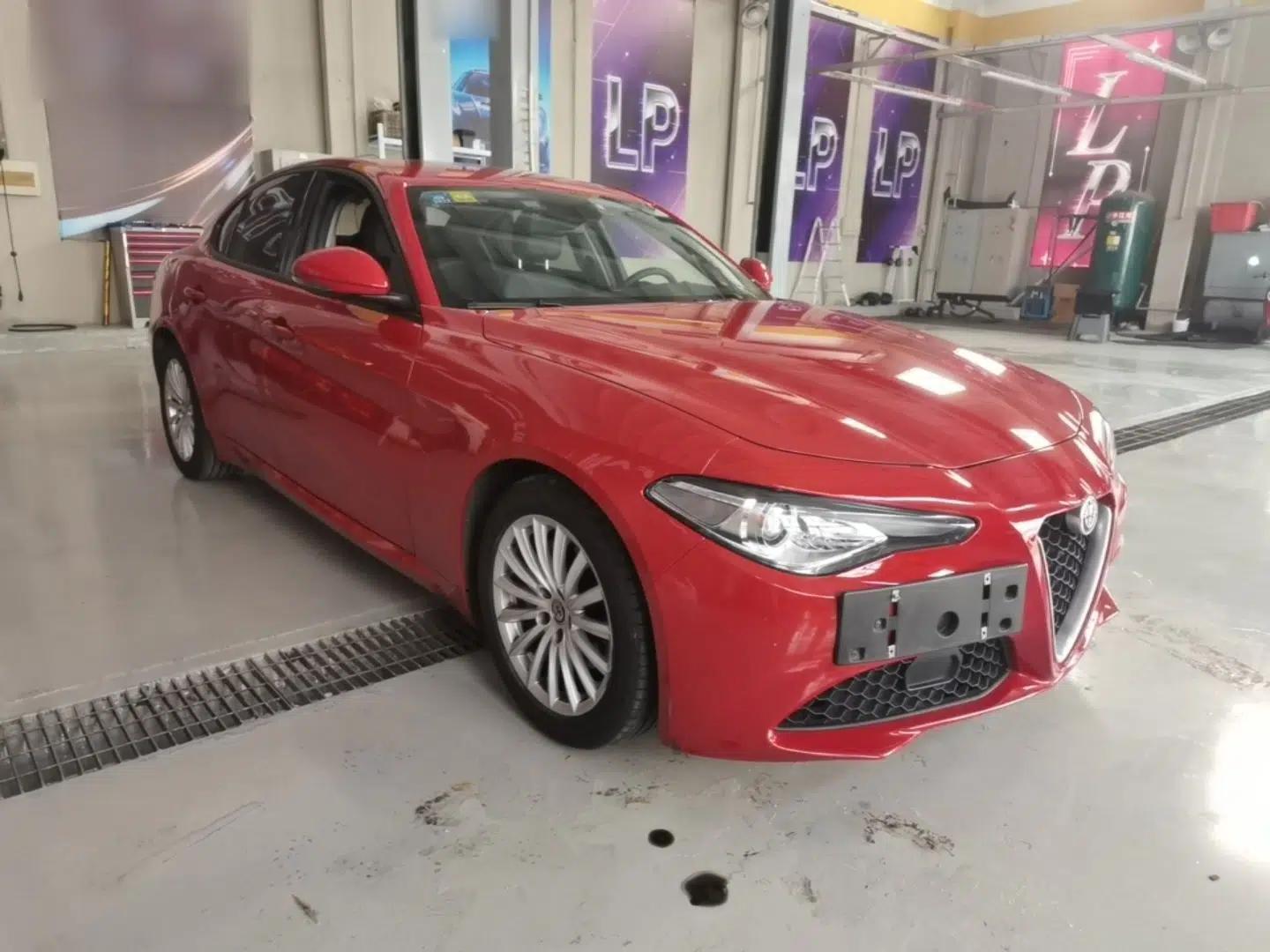 Alfa Romeo Giulia 2017 2.0T 200HP Elite Edition — миниатюра 3