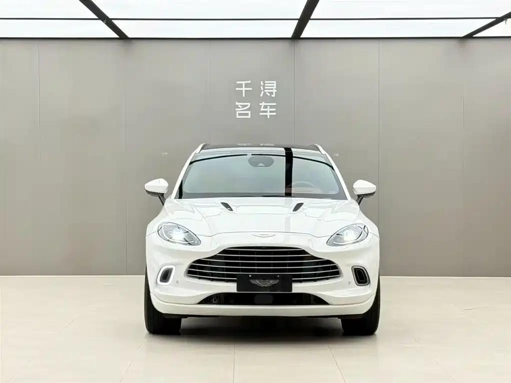 Aston Martin DBX 2024 3.0T STRAIGHT-SIX — миниатюра 2