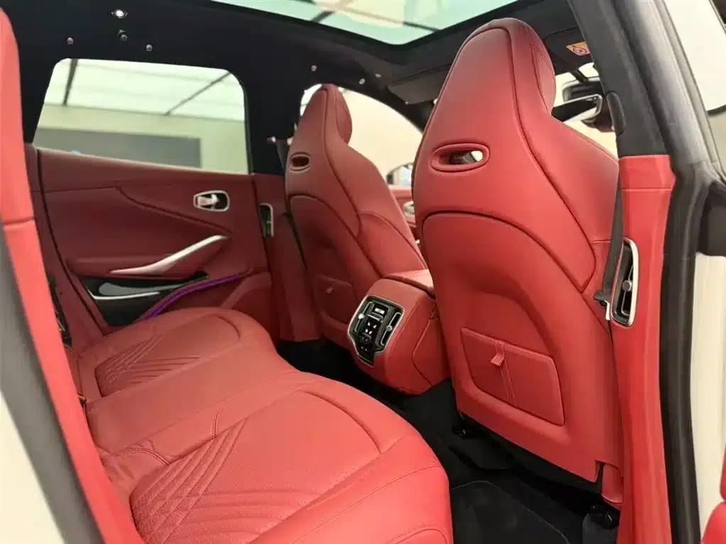 Aston Martin DBX 2024 3.0T STRAIGHT-SIX — миниатюра 12