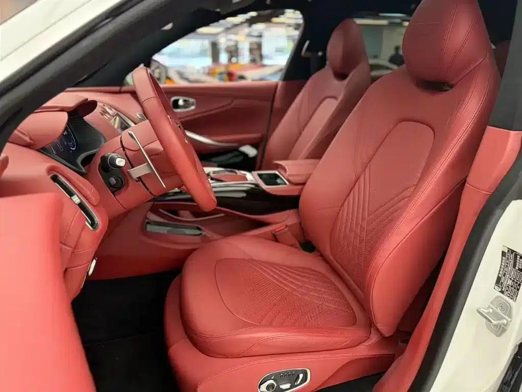 Aston Martin DBX 2024 3.0T STRAIGHT-SIX — миниатюра 5