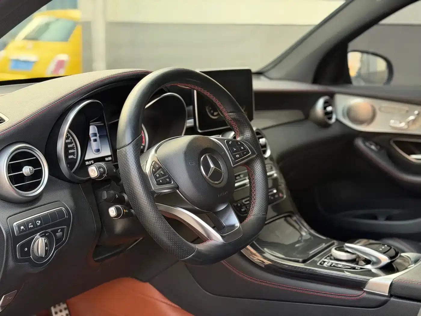 Mercedes-Benz GLC Coupe AMG 2017 AMG GLC 43 4MATIC Coupe SUV — миниатюра 8