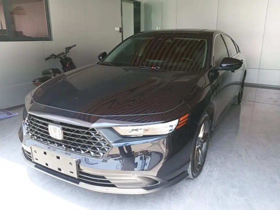 Honda Accord New Energy 2023 2.0L ePHEV Luxury Edition — миниатюра 1