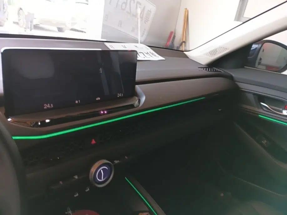 Honda Accord New Energy 2023 2.0L ePHEV Luxury Edition — миниатюра 13