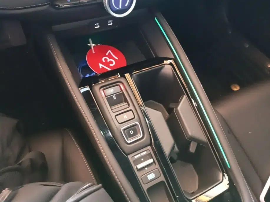 Honda Accord New Energy 2023 2.0L ePHEV Luxury Edition — миниатюра 17