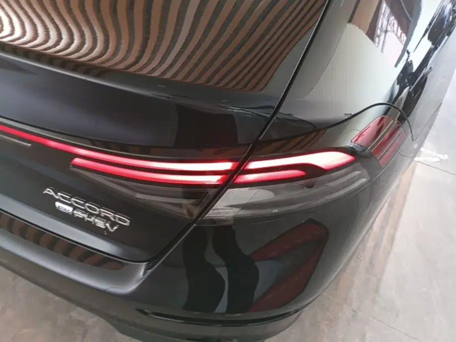 Honda Accord New Energy 2023 2.0L ePHEV Luxury Edition — миниатюра 7