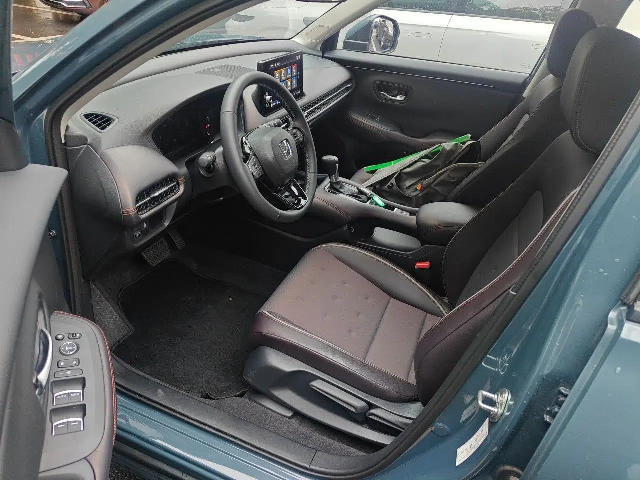 Honda ZR-V 2022 1.5T CVT Luxury Edition — миниатюра 16