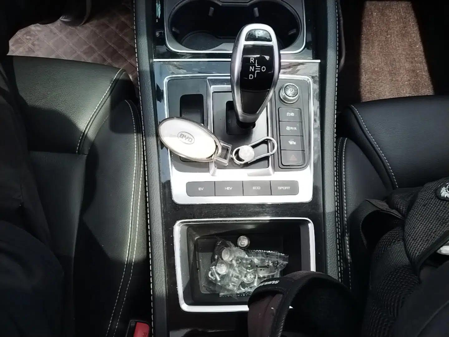 BYD Song MAX New Energy 2019 DM 1.5T Smart Connect Advanced 7-Seater China VI Standard — миниатюра 17