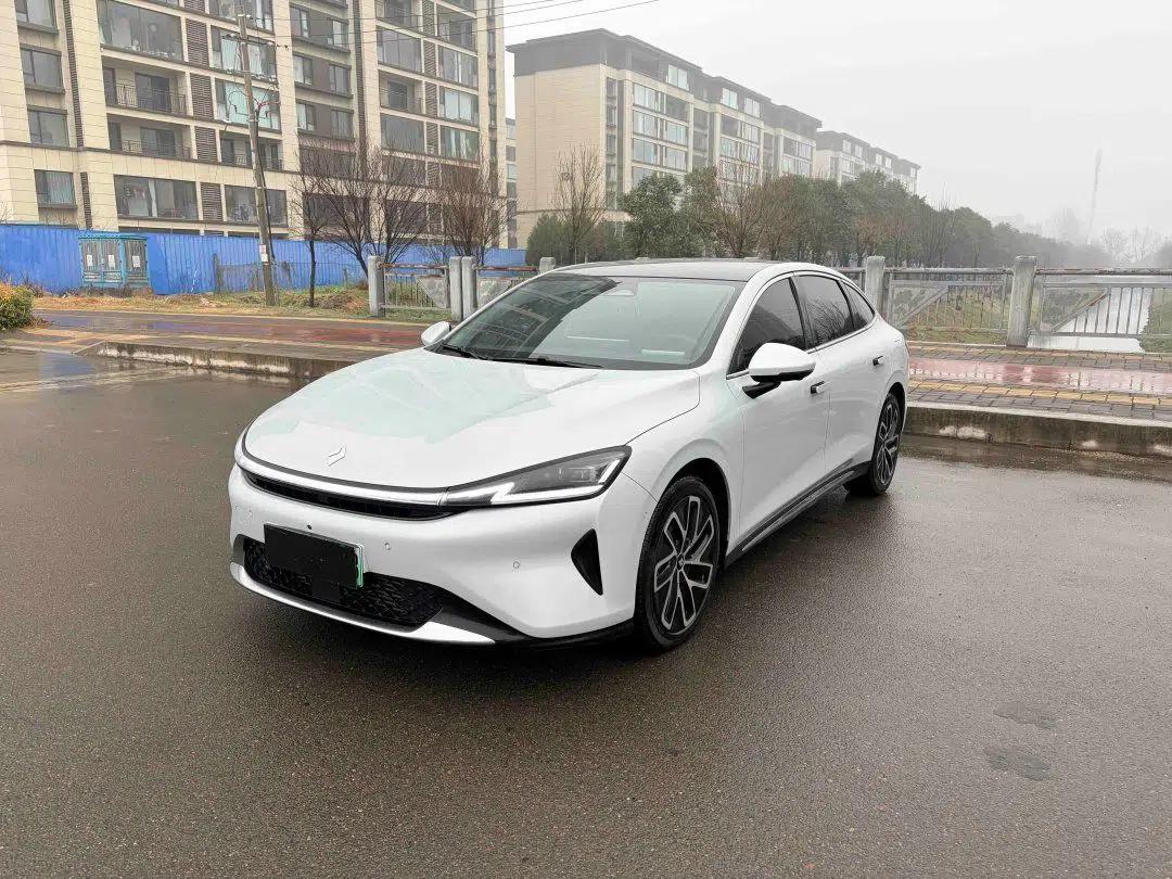 Baojun Enjoy 2025 Plug-in Hybrid 140km Luxury Edition — миниатюра 1