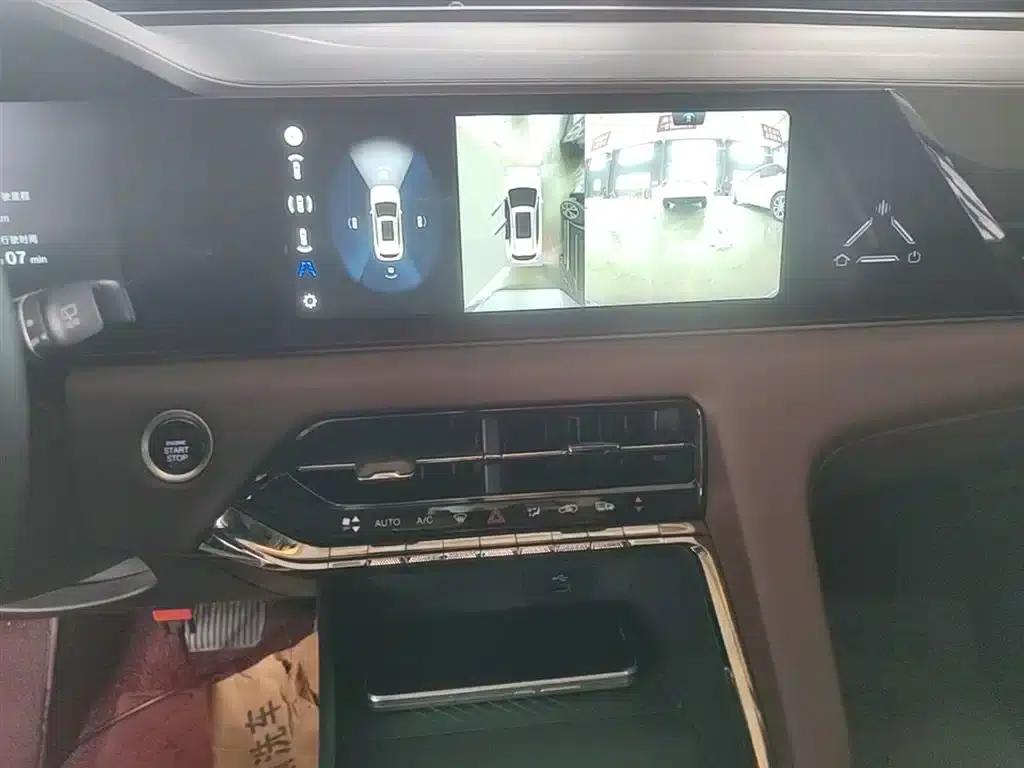Sihao X8 PLUS 2023 1.5TGDI DCT Smart Edition 7-seater — миниатюра 13