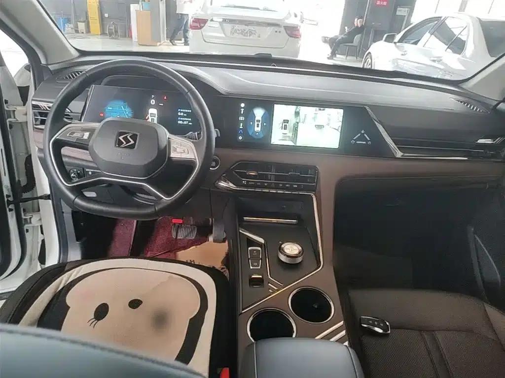 Sihao X8 PLUS 2023 1.5TGDI DCT Smart Edition 7-seater — миниатюра 10