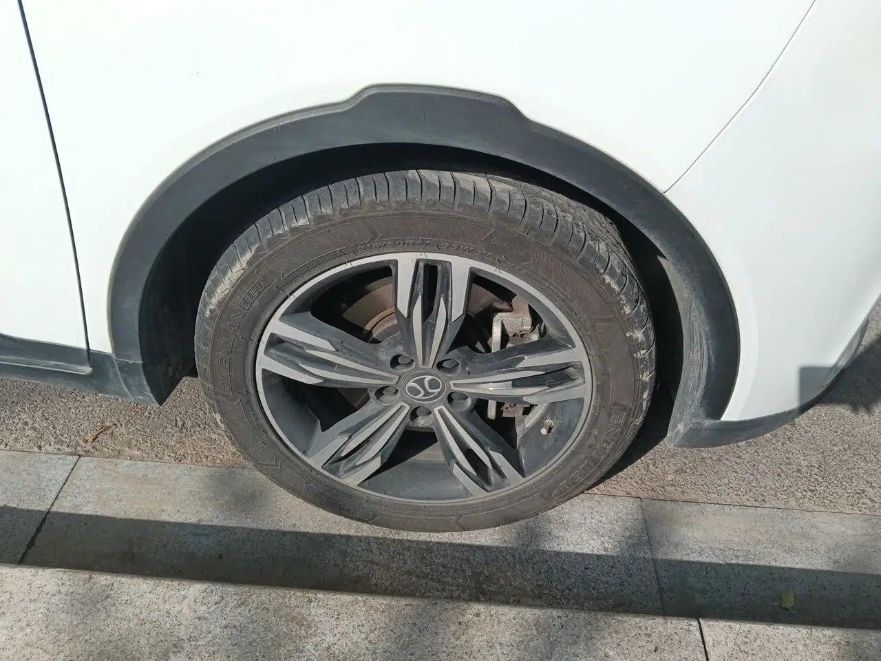 BAIC Beijing EX3 2019 R600 Strong Wind Edition — миниатюра 8
