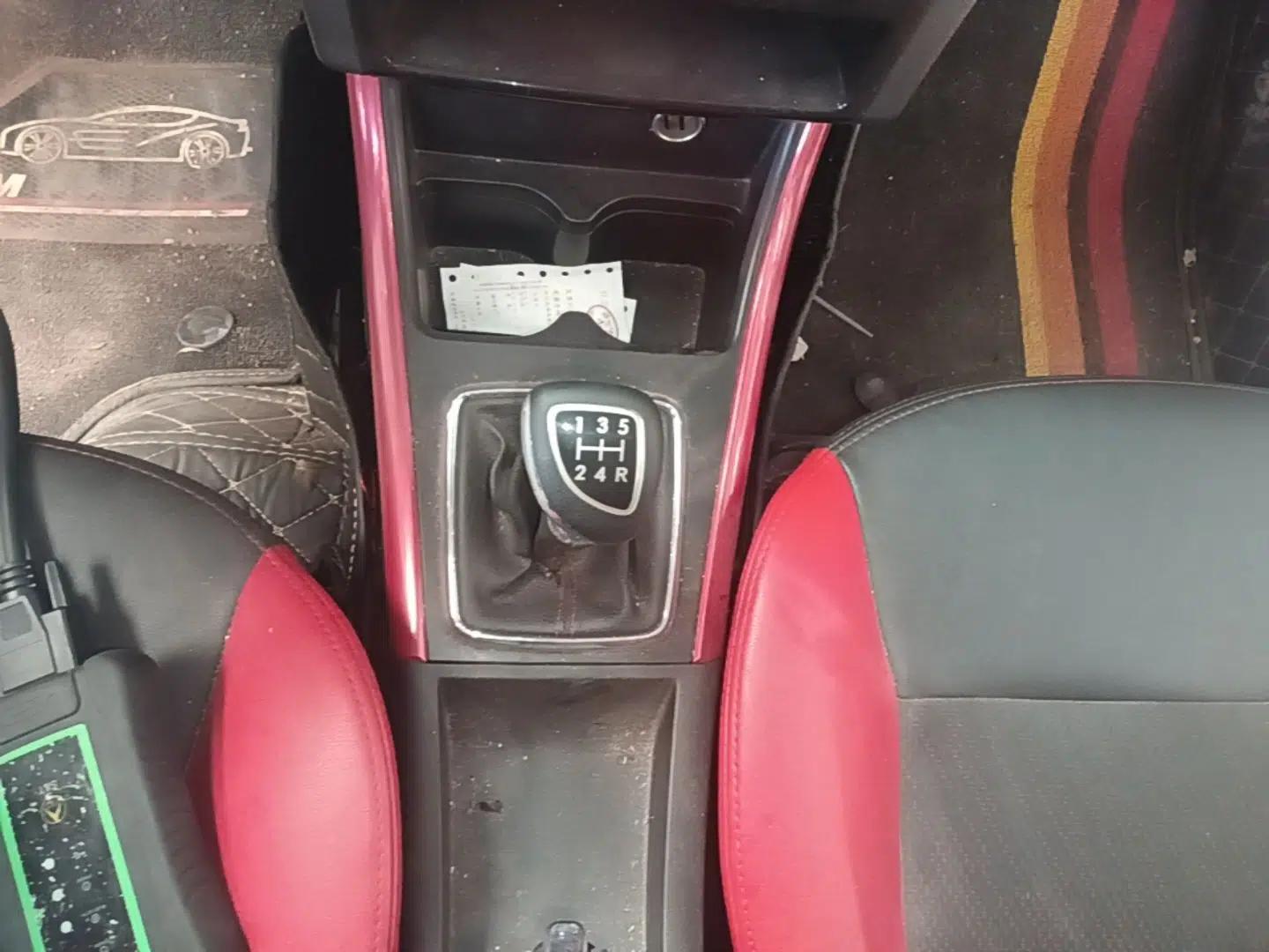 BAIC Senova X25 2015 1.5L Manual Elite Edition — миниатюра 17