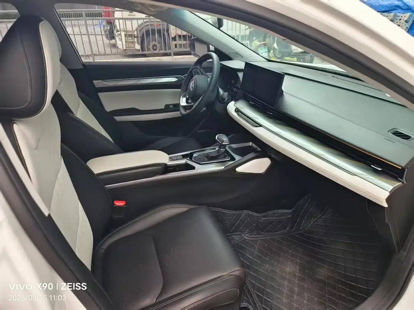 Geely Emgrand L 2022 1.4T CVT Flagship Edition — миниатюра 6