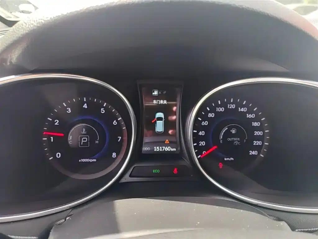 Geely Grand Hyatt 2013 3.0L 7-seater 4WD Luxury Edition — миниатюра 12